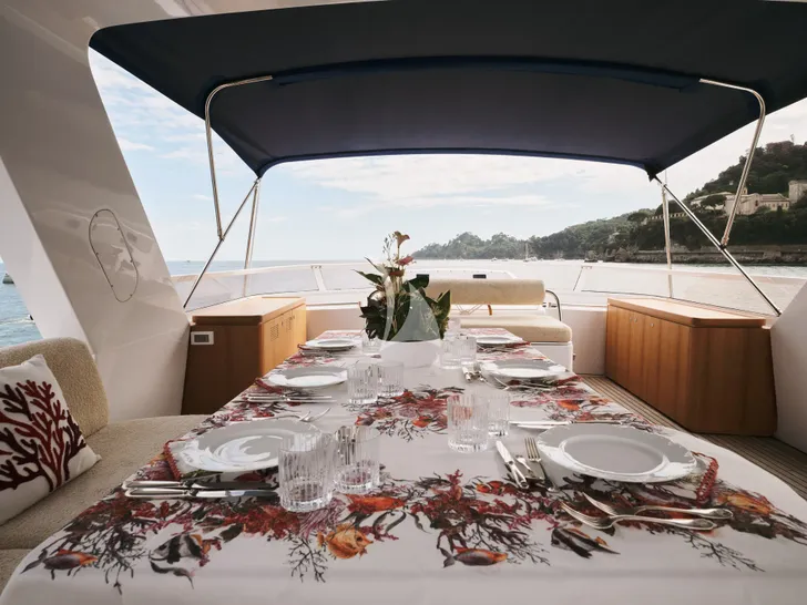 LIBERTY OF LONDON Custom Aluminum Cutter 24m - sundeck alfresco dining area LIBERTY OF LONDON Custom Aluminum Cutter 24m - sundeck alfresco dining area