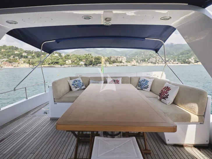 LIBERTY OF LONDON Custom Aluminum Cutter 24m - flybridge dining lounge LIBERTY OF LONDON Custom Aluminum Cutter 24m - flybridge dining lounge