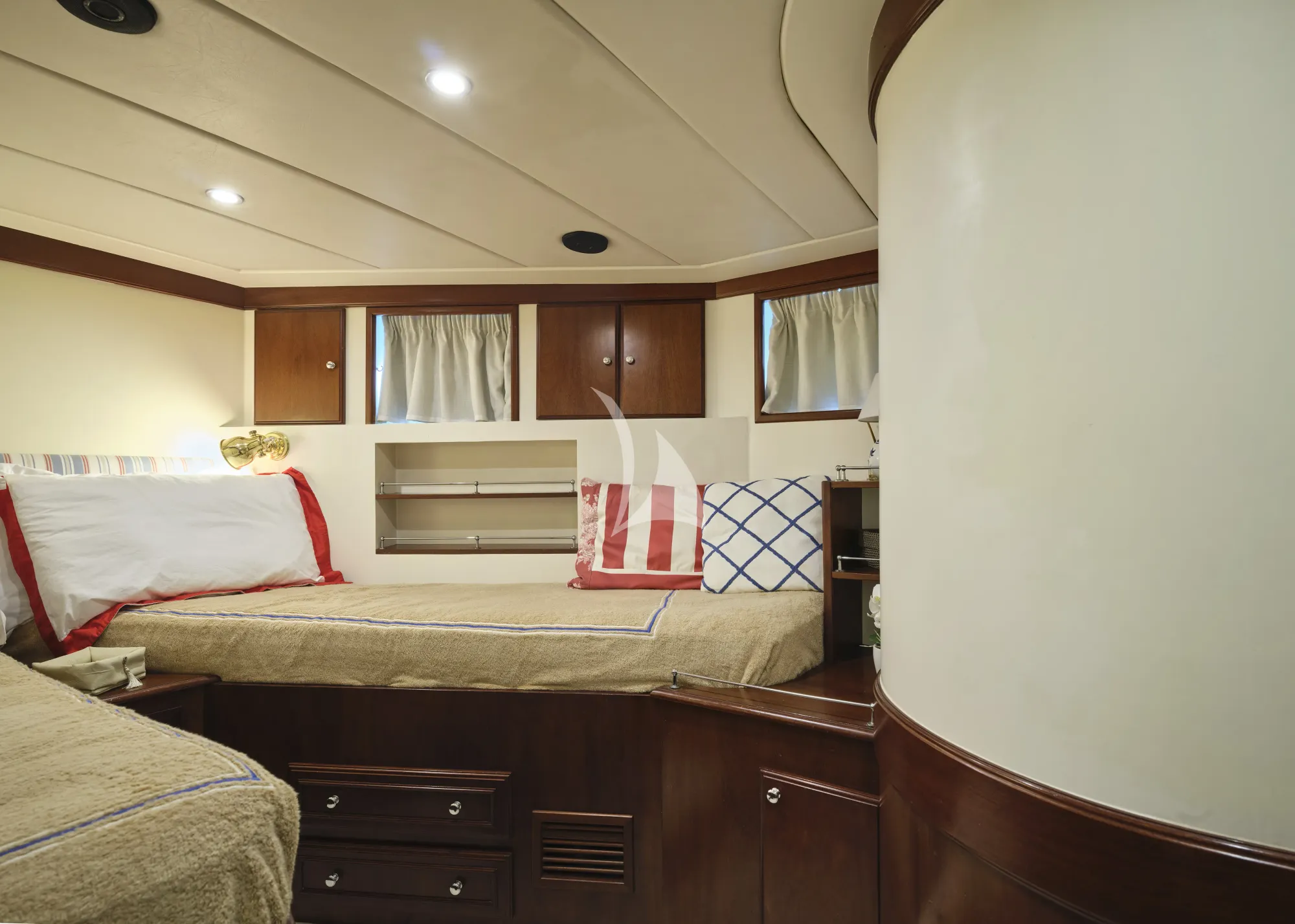 LIBERTY OF LONDON Custom Aluminum Cutter 24m - twin cabin