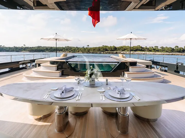 LOON Icon 67m - main aft deck dining table LOON Icon 67m - main aft deck dining table