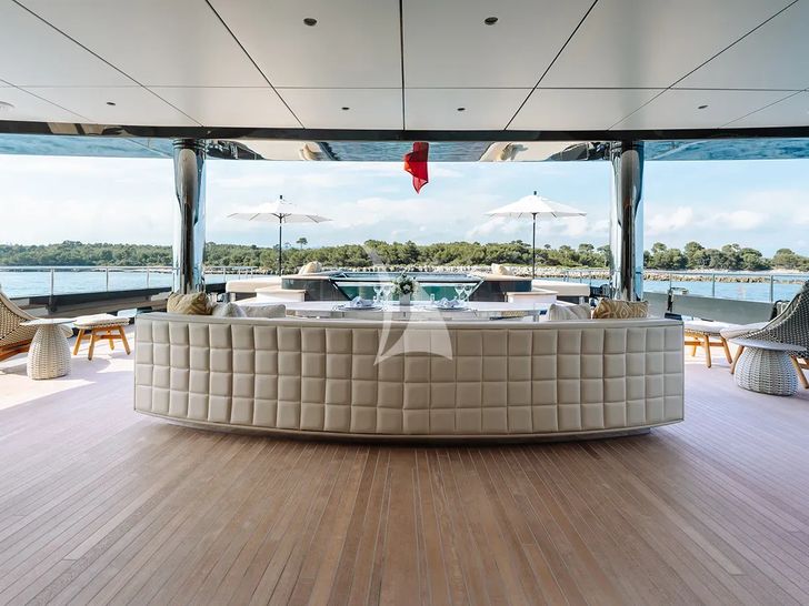 LOON Icon 67m - main aft deck lounge LOON Icon 67m - main aft deck lounge