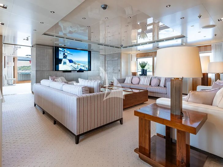 LOON Icon 67m - main saloon seating LOON Icon 67m - main saloon seating