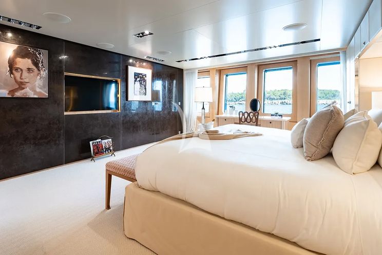 Charter Yacht LOON - Icon 67m - 7 Cabins - Naples - Capri - Positano - Amalfi Coast