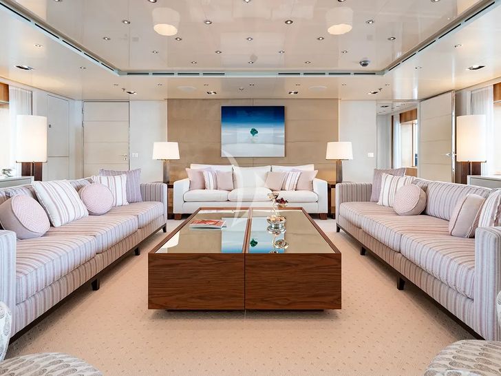 LOON Icon 67m - main saloon LOON Icon 67m - main saloon