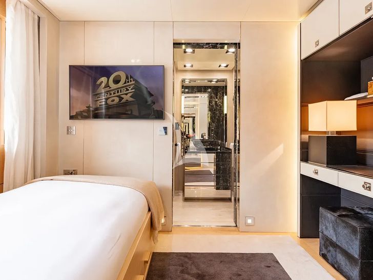 LOON Icon 67m - staff room LOON Icon 67m - staff room