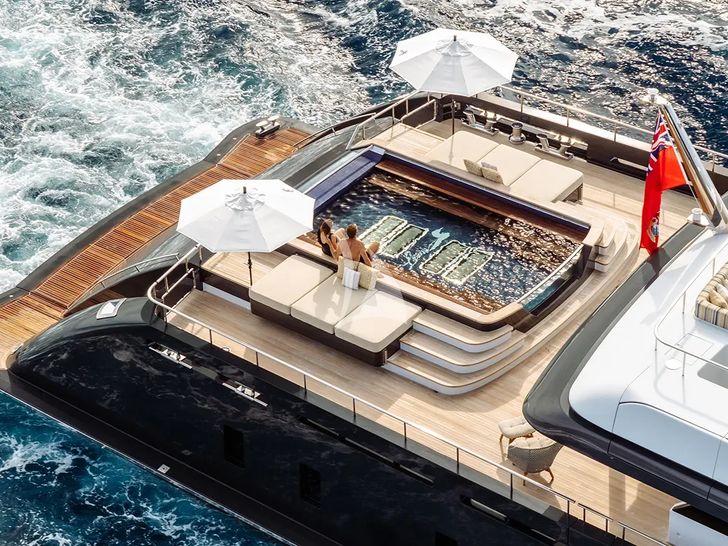 LOON Icon 67m - main aft deck LOON Icon 67m - main aft deck