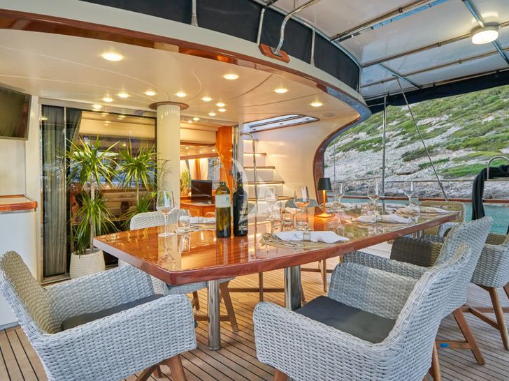 LOTUS Gulet 30m - upper deck alfresco dining area LOTUS Gulet 30m - upper deck alfresco dining area
