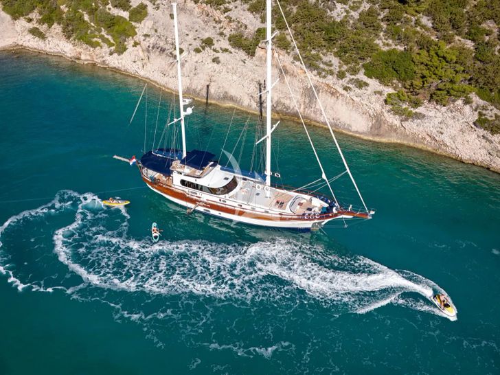 LOTUS Gulet 30m - water activites LOTUS Gulet 30m - water activites