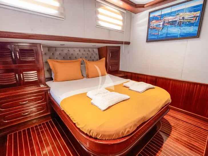 LUCE DEL MARE Motor Sailer 33m - VIP cabin 2 LUCE DEL MARE Motor Sailer 33m - VIP cabin 2