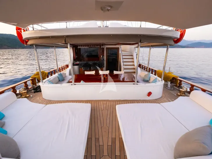 LUCE DEL MARE Motor Sailer 33m - aft sun beds LUCE DEL MARE Motor Sailer 33m - aft sun beds