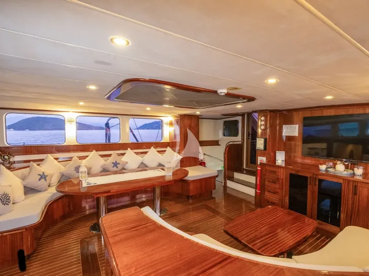 LUCE DEL MARE Motor Sailer 33m - main salon lounge LUCE DEL MARE Motor Sailer 33m - main salon lounge