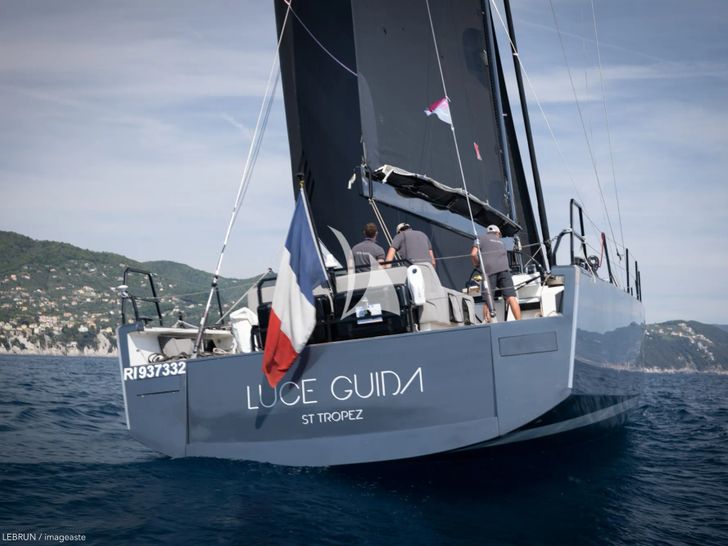 LUCE GUIDA Vismara 62 - aft shot LUCE GUIDA Vismara 62 - aft shot