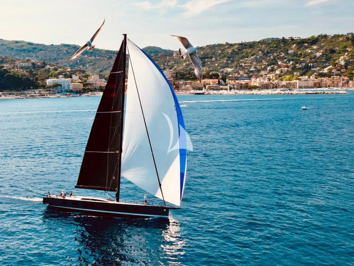 LUCE GUIDA Vismara 62 - sailing across the waterline LUCE GUIDA Vismara 62 - sailing across the waterline