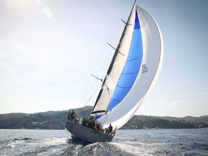 LUCE GUIDA Vismara 62 - sailing stern view LUCE GUIDA Vismara 62 - sailing stern view