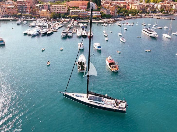 LUCE GUIDA Vismara 62 - top aerial shot in the marina LUCE GUIDA Vismara 62 - top aerial shot in the marina