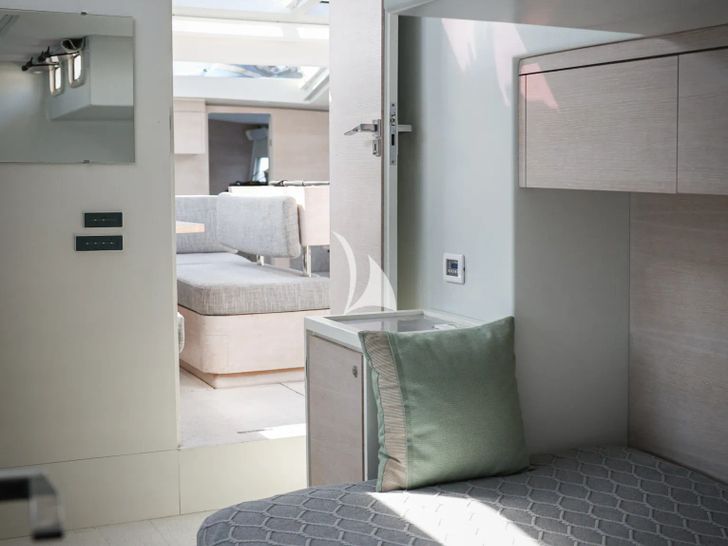 LUCE GUIDA Vismara 62 - twin cabin 1 LUCE GUIDA Vismara 62 - twin cabin 1