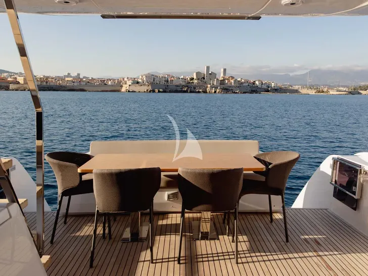 LUMALOU Ferretti 670 - main aft deck alfresco dining area LUMALOU Ferretti 670 - main aft deck alfresco dining area