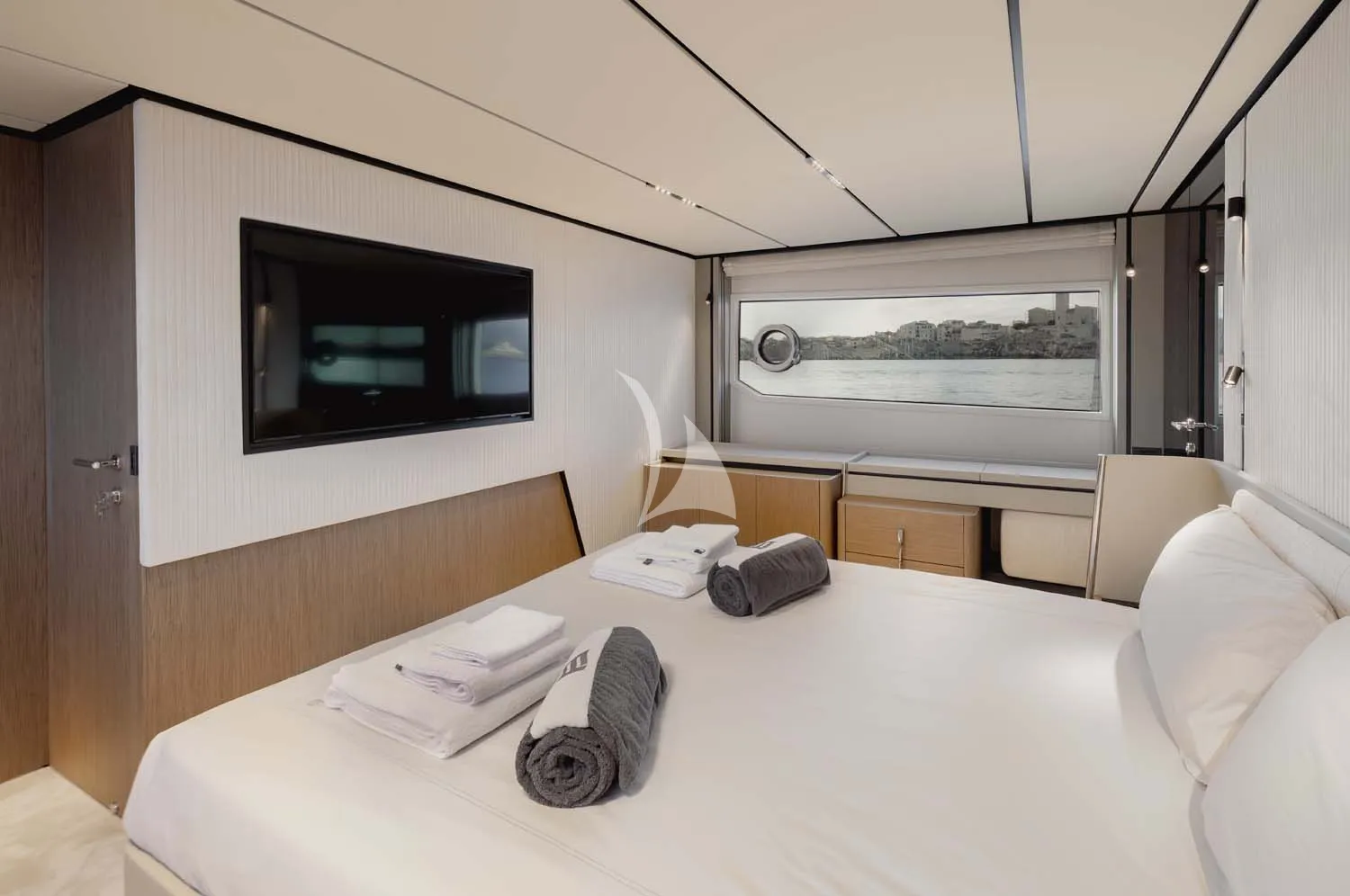 Charter Yacht LUMALOU - Ferretti 670 - 4 Cabins - Porto Vecchio - Ajaccio - Corsica - South of France