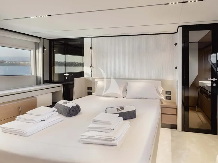 LUMALOU Ferretti 670 - master cabin LUMALOU Ferretti 670 - master cabin