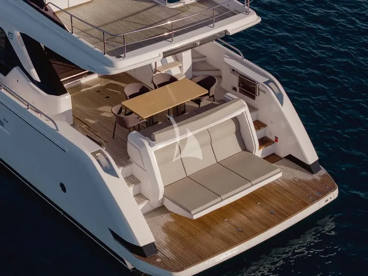 LUMALOU Ferretti 670 - swim platform and aft deck LUMALOU Ferretti 670 - swim platform and aft deck