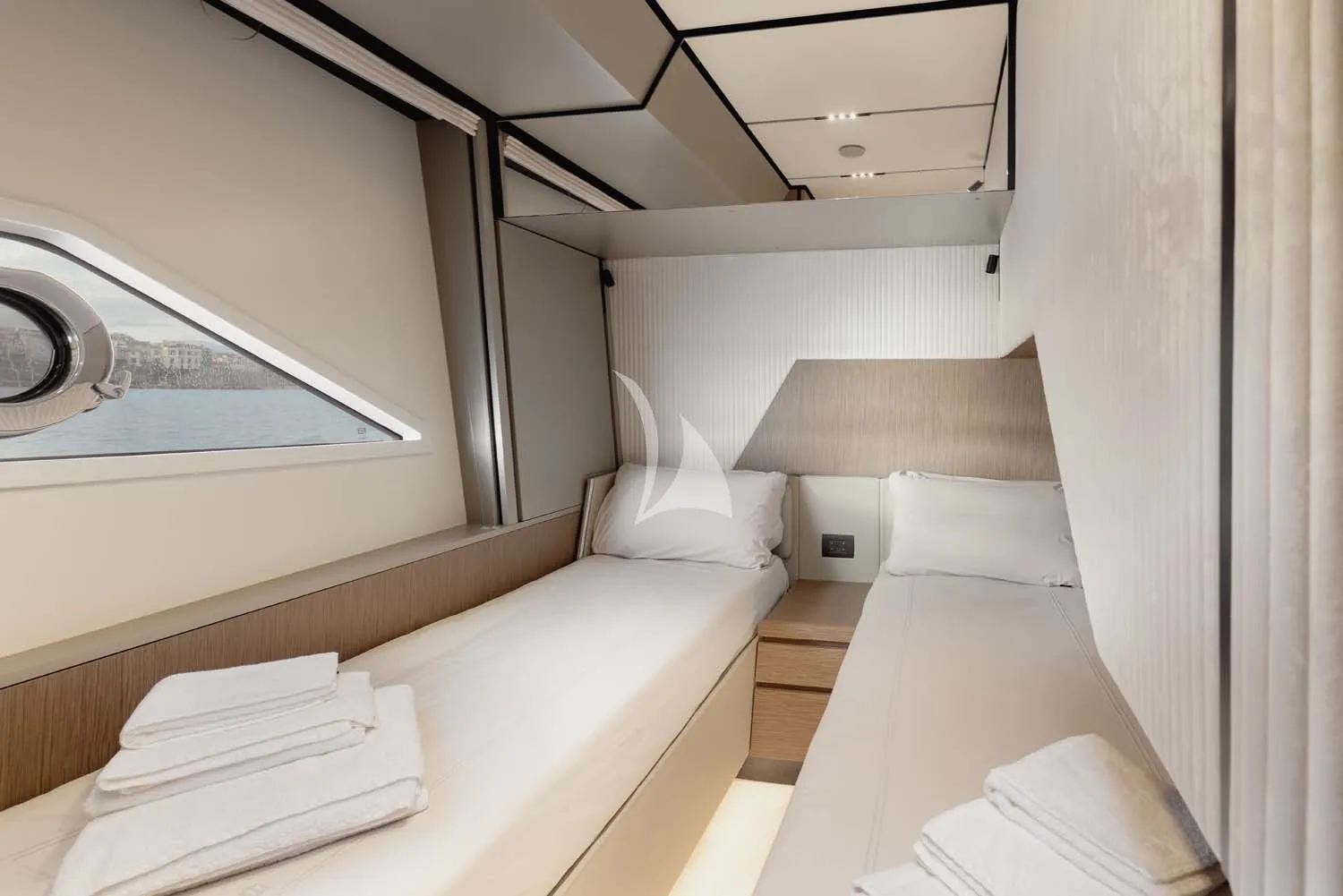 Charter Yacht LUMALOU - Ferretti 670 - 4 Cabins - Porto Vecchio - Ajaccio - Corsica - South of France