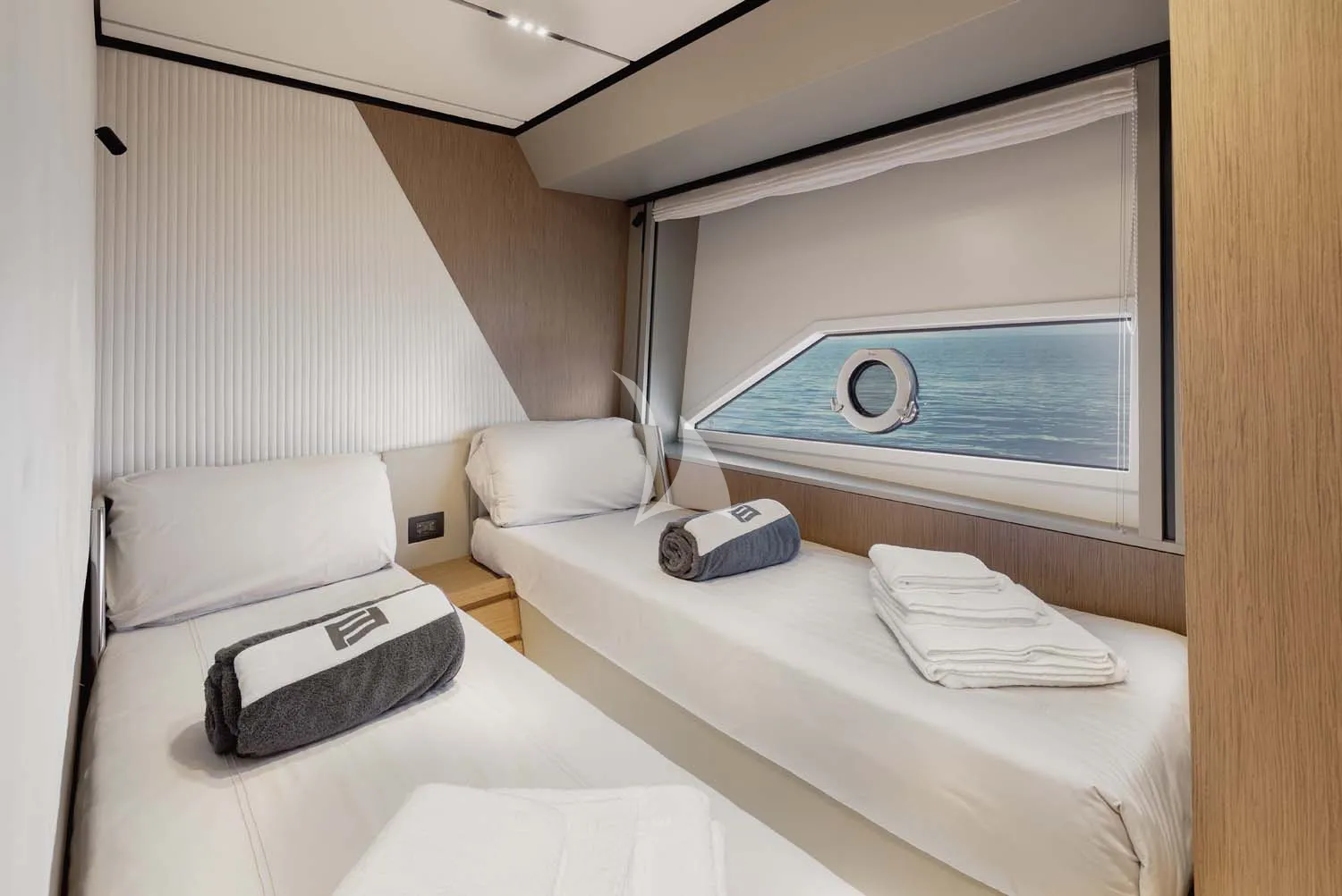 Charter Yacht LUMALOU - Ferretti 670 - 4 Cabins - Porto Vecchio - Ajaccio - Corsica - South of France