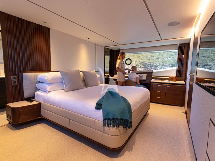 LUMI Princess Y80 - master cabin LUMI Princess Y80 - master cabin