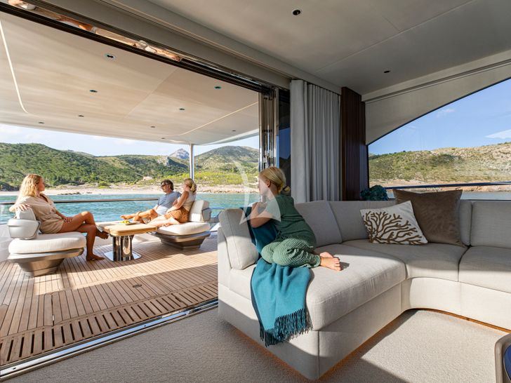 LUMI Princess Y80 - saloon LUMI Princess Y80 - saloon