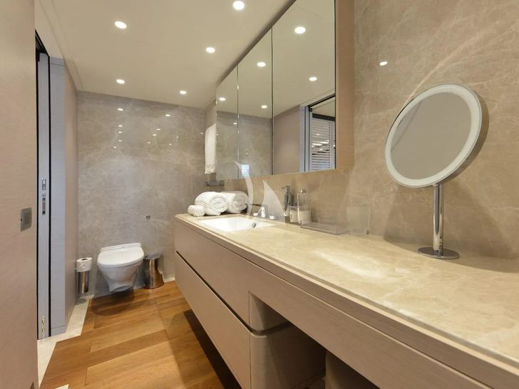 LUMIERE Benetti B.Now 50m Oasis - VIP cabin 3 bathroom LUMIERE Benetti B.Now 50m Oasis - VIP cabin 3 bathroom