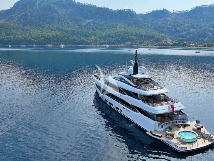 LUMIERE Benetti B.Now 50m Oasis - anchored aft shot LUMIERE Benetti B.Now 50m Oasis - anchored aft shot