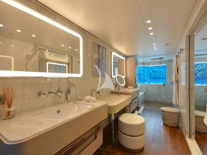 LUMIERE Benetti B.Now 50m Oasis - master cabin bathroom LUMIERE Benetti B.Now 50m Oasis - master cabin bathroom