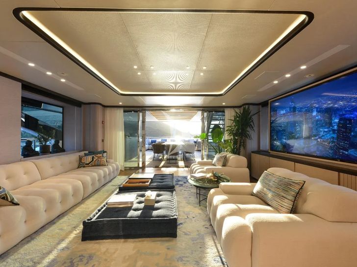 LUMIERE Benetti B.Now 50m Oasis - sky lounge LUMIERE Benetti B.Now 50m Oasis - sky lounge