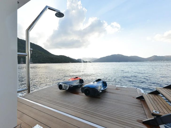 LUMIERE Benetti B.Now 50m Oasis - swim platform LUMIERE Benetti B.Now 50m Oasis - swim platform