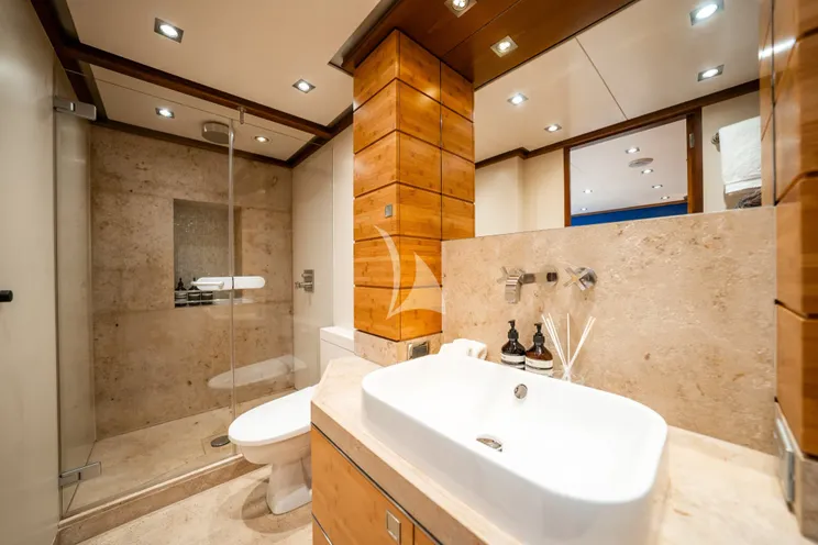 Charter Yacht LUMIR - Heesen 3700 - 4 Cabins - Airlie Beach - Whitsunday Islands - Great Barrier Reef - Australia