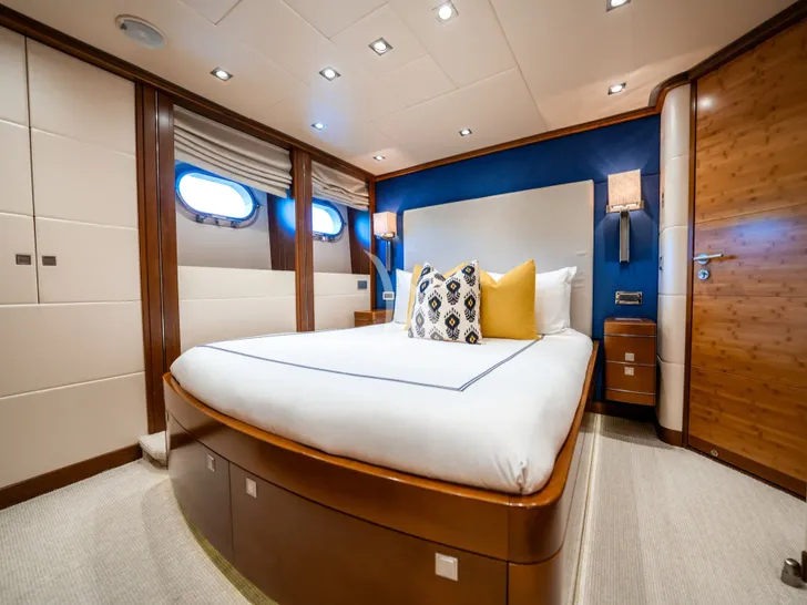 LUMIR Heesen 3700 - VIP cabin 2 LUMIR Heesen 3700 - VIP cabin 2