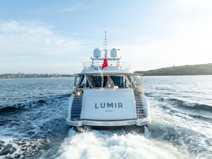 LUMIR Heesen 3700 - cruising aft shot LUMIR Heesen 3700 - cruising aft shot