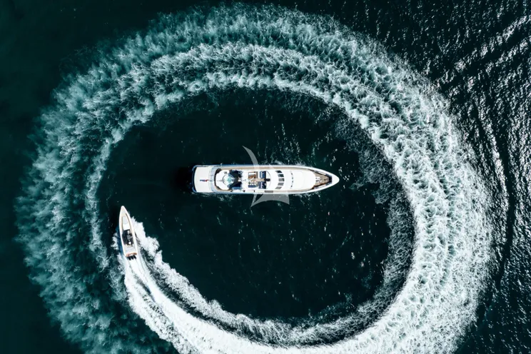 Charter Yacht LUMIR - Heesen 3700 - 4 Cabins - Airlie Beach - Whitsunday Islands - Great Barrier Reef - Australia