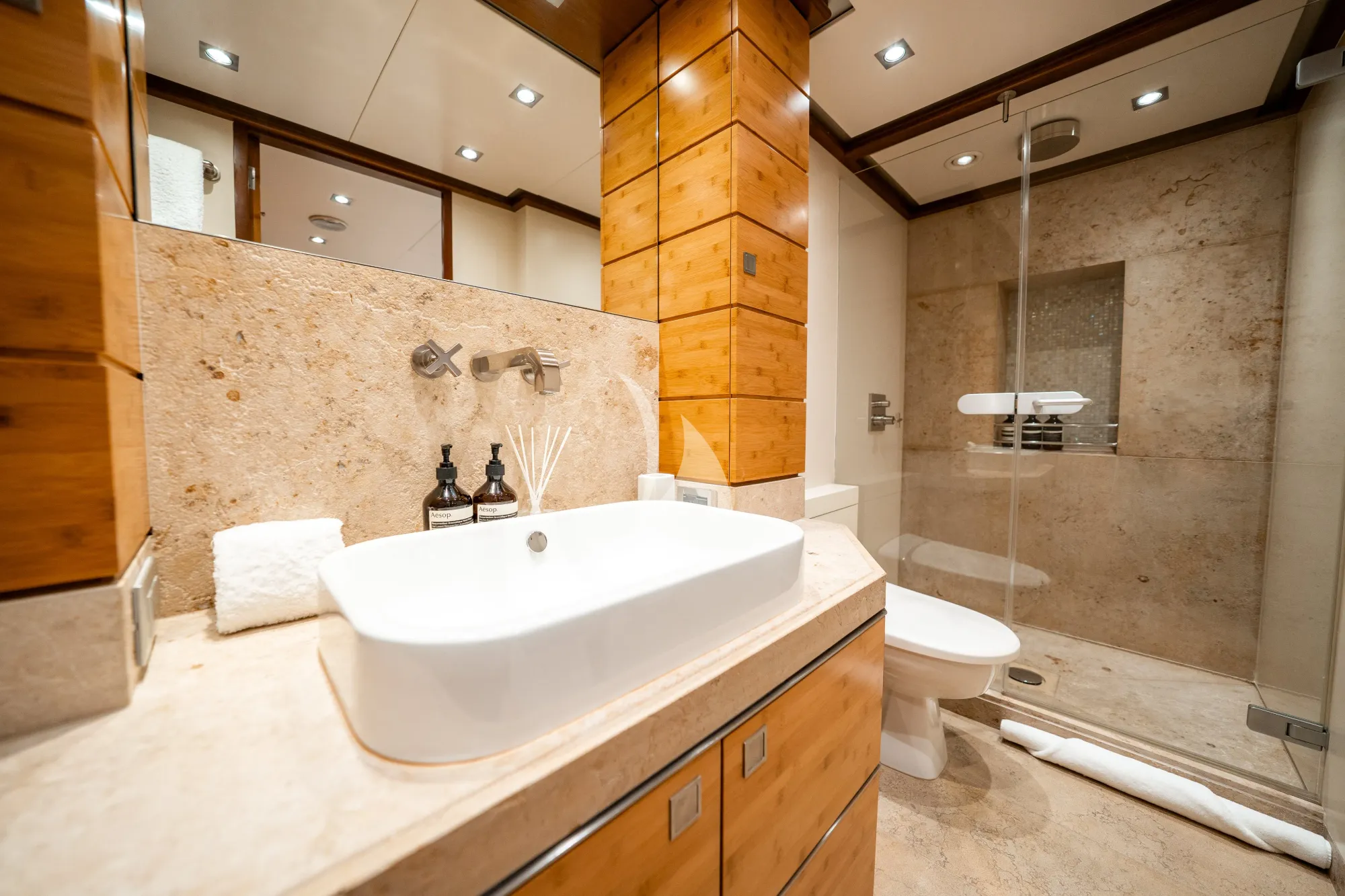 Charter Yacht LUMIR - Heesen 3700 - 4 Cabins - Airlie Beach - Whitsunday Islands - Great Barrier Reef - Australia