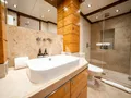 LUMIR Heesen 3700 - twin cabin bathroom LUMIR Heesen 3700 - twin cabin bathroom