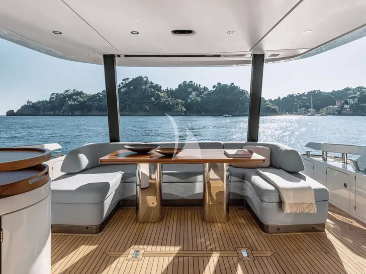 LUX Azimut Fly 68 - main aft deck LUX Azimut Fly 68 - main aft deck