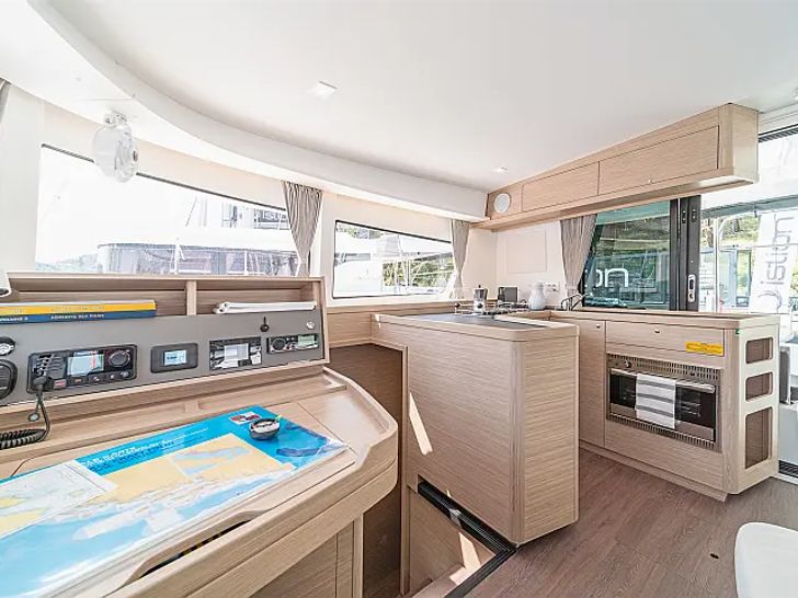 Lagoon 42 chart desk Lagoon 42 chart desk