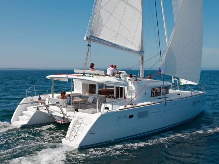 Lagoon 450 - Exterior