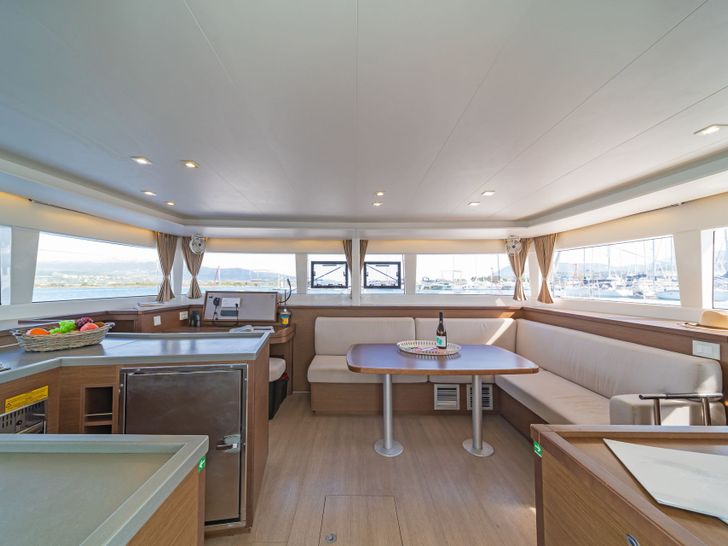 Lagoon 450 - Salon Lagoon 450 - Salon