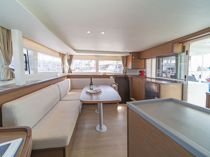 Lagoon 450 - Salon Lagoon 450 - Salon