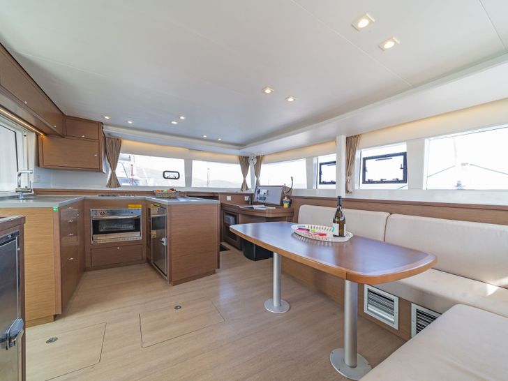 Lagoon 450 - Galley