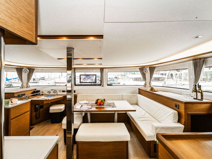 Lagoon 46 - Saloon Lagoon 46 - Saloon