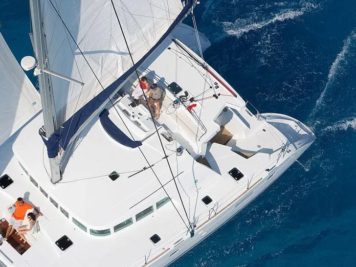 SAND STAR Lagoon 500 - top shot SAND STAR Lagoon 500 - top shot