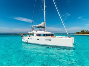 LAGOON 52 -(4 Double + 1 Twin Bunk + 2 Single Forepeak Cabins)- 2020 - Split - Hvar - Dubrovnik LAGOON 52 -(4 Double + 1 Twin Bunk + 2 Single Forepeak Cabins)- 2020 - Split - Hvar - Dubrovnik