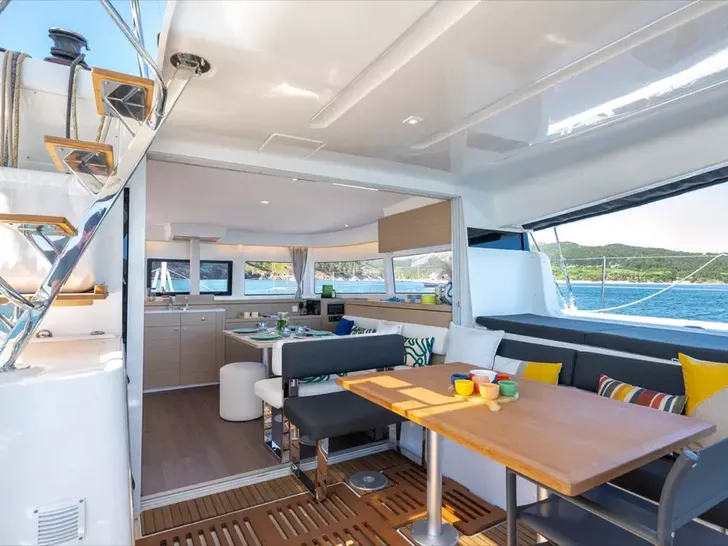 Lagoon 43 - aft seating and dining area Lagoon 43 - aft seating and dining area