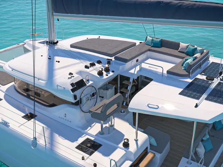 Lagoon 43 - flybridge Lagoon 43 - flybridge